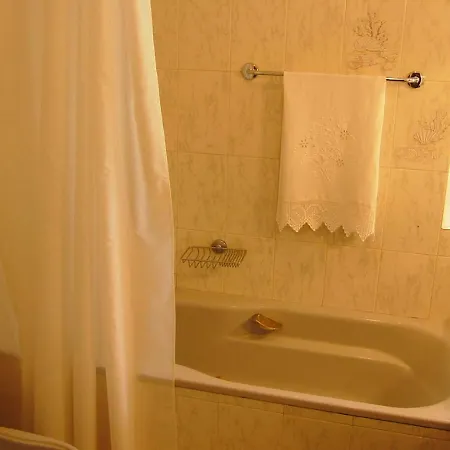 Bcl14v6 Charming 6bdr Manor House With Pool ברסלוס